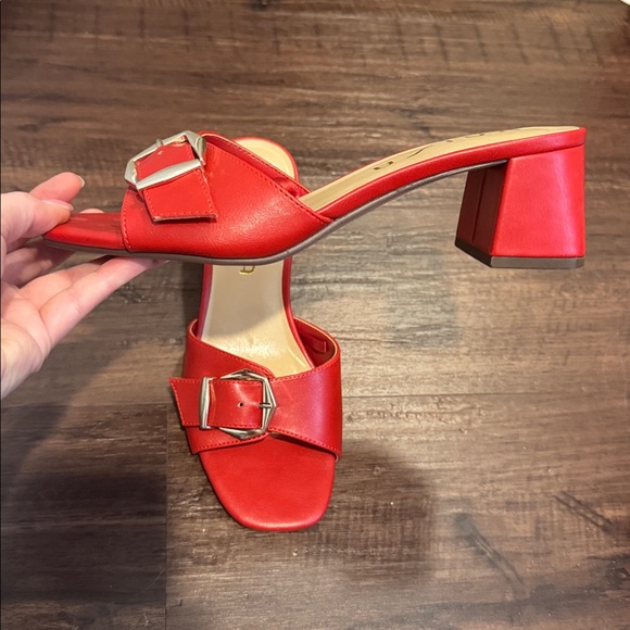 Unisa Red Short Block Heel Women's Slide Sandals - Picture 5 of 5